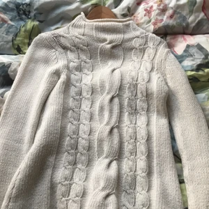 Sticka tröja - Säljer denna jättesöta polotröjan! Bara att ställa frågor om ni undrar något 🌸