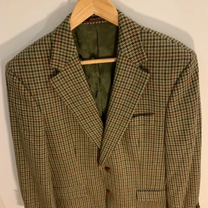 Oscar Jacobson  - Storlek 46. Finns i Vallentuna men kan även mötas upp i city 