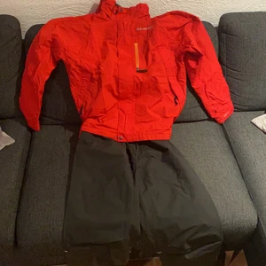 Vindjacka och regnbyxor  - Knappt använd, everest sett 