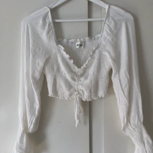 Festtopp  - Festtopp från Nelly. Storlek xs, aldrig använd.