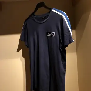 Blå Björn Borg t-shirt | Hör av er om ni har frågor eller vill ha fler bilder