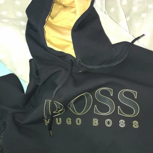 Hugo boss st M - Hugo boss Huddi, kom aj till användning så säljer den nu. Mera frågor DM ba 