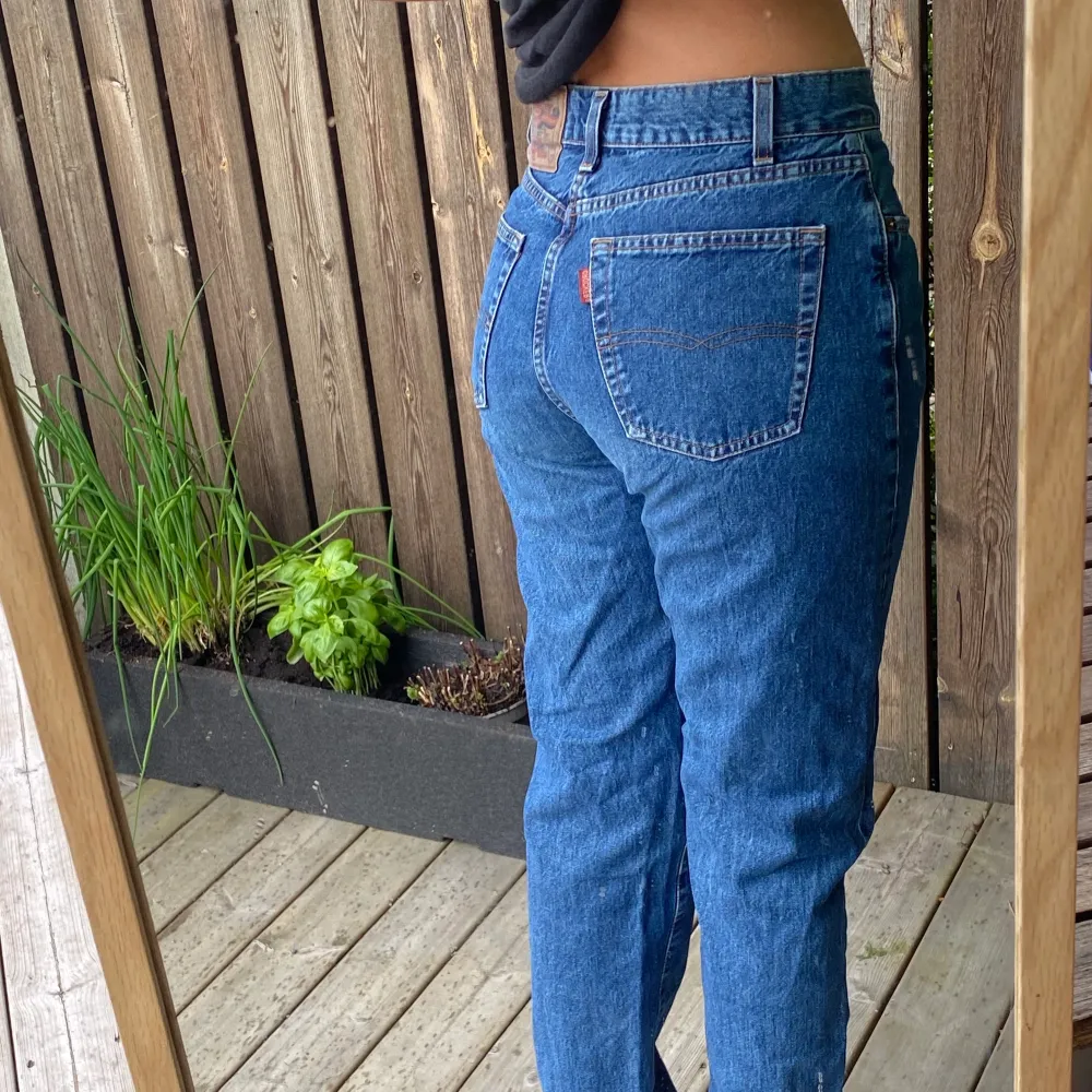 Jeans från crocker i storlek w:34 L:34 , lite stora på mig som vanligtvis har M i byxor men perfekt i längden på mig som är 172 cm. Superfint skick! . Jeans & Byxor.