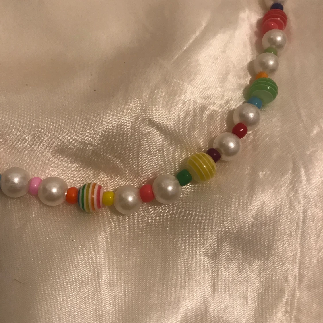 färgglatt pärlhalsband  - 90