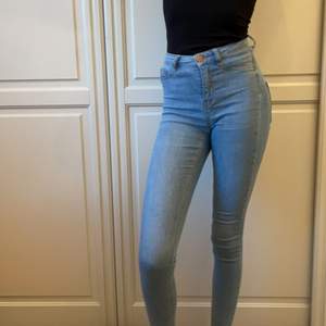Molly jeans från Gina tricot, High waist slimfit i storlek xs 