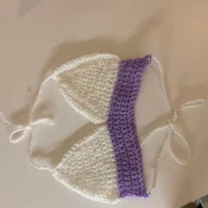 Topp - Säljer dessa superfina toppar jag själv har virkat. Du kan självfallet bestämma färger osv. Kan göra alla storlekar, men kommer behöva personliga mått. I priset får du räkna med mitt arbete, garnet, produkten. 