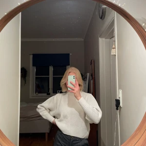 Stickad tröja! - Så fin stickad tröja! Från monki i XS. Frakt på 66 tillkommer💛