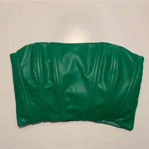 Skinntopp zara - Köpt på plick, kan även tänka mig byta mot en Small