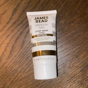 Ansiktsmask  - Oöppnad!🌟 Sleep Mask Face Retinol är en åldersbekämpande, flerverkande brun utan sol-produkt berikad med Sleep Pack Technology och retinol, som verkar i huden medan du sover. Sleep Mask Face Retinol riktar in sig på problemområden i huden och skapar en frisk och vacker lyster. Innehåller inkapslad retinol, hyaluronsyra och en kombination av åldersbekämpande hudvårdsingredienser som återfuktar, vårdar och bidrar till att minska fina linjer. 