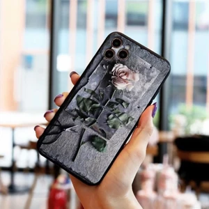 Mobilskal  - ✨Säljer mobilskal, oanvänt. Bra kvalitet.   iPhone 11-12 pro finns. För mer info : skicka Dm ✨