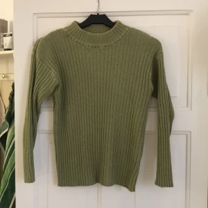 Ribbstickad polotröja 100% bomull - Vintage tröja, barnstorlek, men passar xs.