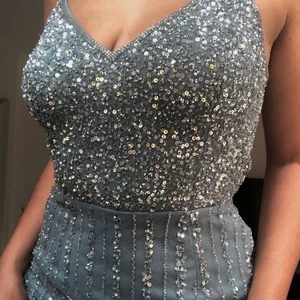 lace & beads muna maxi  - Helt oanvänd klänning. Pristag finns kvar 