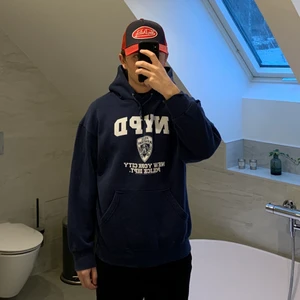 NYPD Hoodie - Väldigt fint skick 