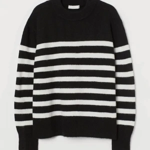 Stickad tröja från hm  - Randig stickad tröja från hm Storlek S, nyskick 
