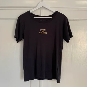 Zadig Voltaire t-shirt - Säljer min fina t-shirt från Zadig & Voltaire i storlek S. Endast använd en gång och är därför som ny 💕💕