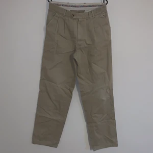 Baggy khaki brallor - Feta Beiga kostymbyxor me baggy fit, ungefär w33 l36