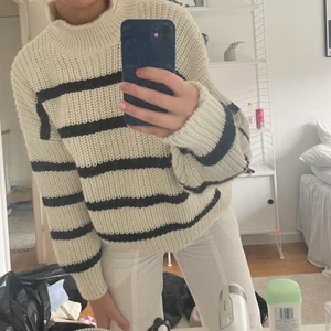 Stickad tröja - Stickad tröja 