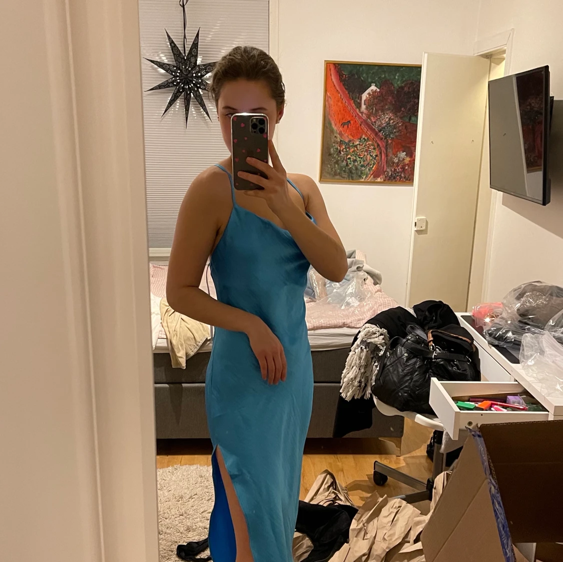 Blå satin klänning - 90