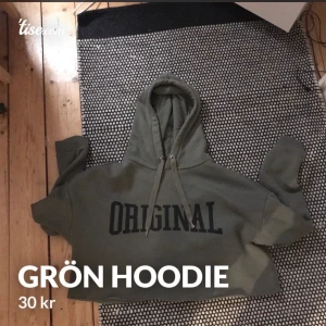 Grön hoodie - Skön kort hoodie 