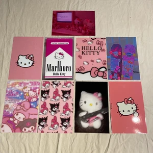 Hello kitty - Foton med Hello Kitty💖✨ Fotona är styva,glansiga och 10x15 cm stora. Obs: inte vanligt papper! 💥10kr st💥