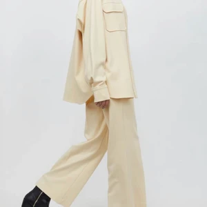 Skjortjacka från H&M - Aldrig använd pga för stor, storlek M , skulle passa L, stor i storleken