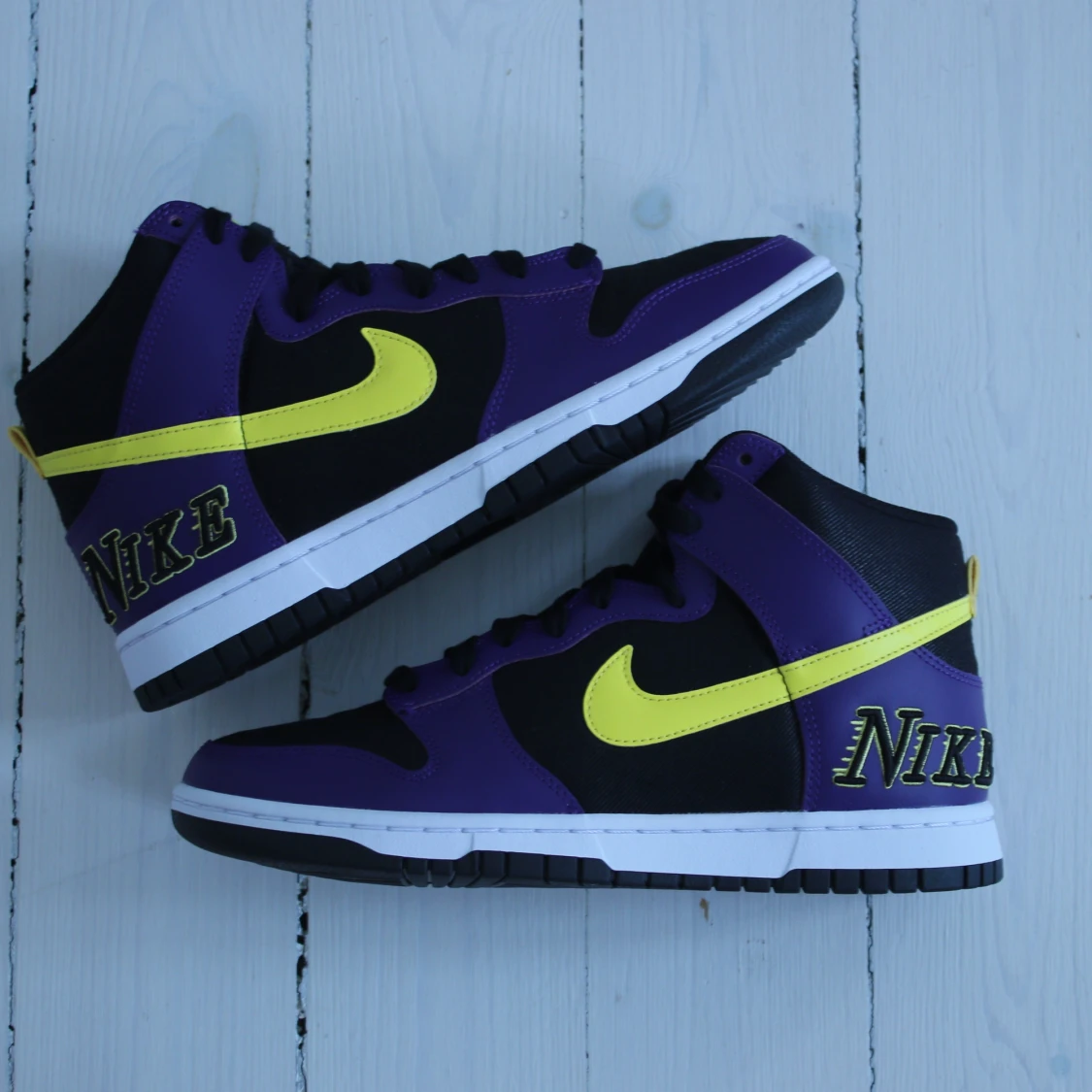Nike dunk high lakers