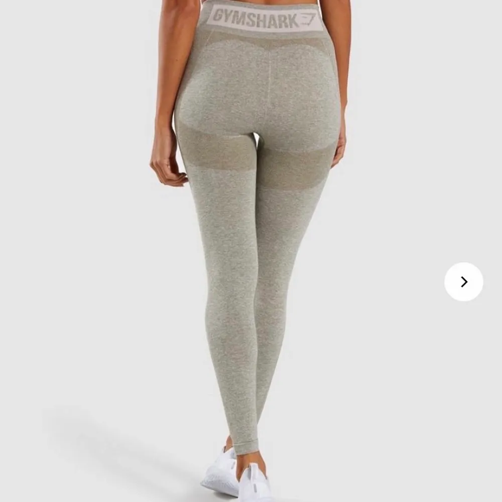 Säljer dessa tights i stl XS från gymshark som inte längre finns att köpa. Använda ett få tal gånger och är i fint skick. Nypris 600kr, köparen står för frakten. Övrigt.