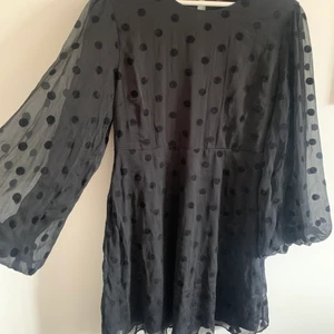 Klänning  - ▪️Använd fåtal gånger ▪️ fint skick 