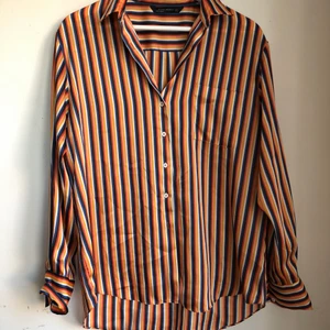 Randig blus från zara  - Nyskick.