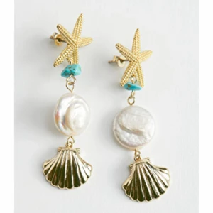 Örhängen / Earrings & Other Stories - Nya örhängen från  & Other Stories, oanvända i originalförpackning.