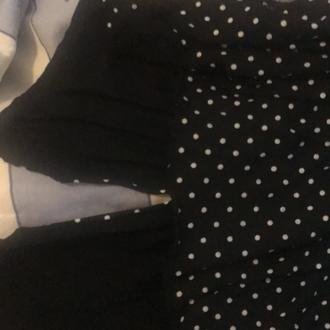 Prickig kjol med slit - 91