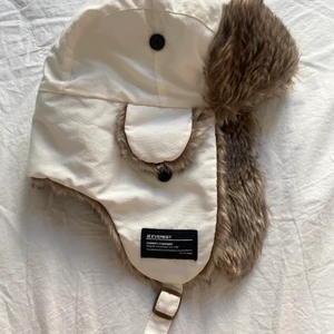 vit ushanka - vit ushanka