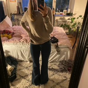 Jeans ifrån Abrand jeans  - Mörk blåa bootcut byxor ifrån abrand jeans, storlek 27 vilket är ca 34/36