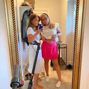 ROSA KJOL⚡️💕 - Säljer denna supersöta rosa kjol!!⚡️Bud om flera är intresserade!!💖