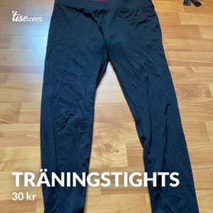 Träningstights  - 30kr + 45kr frakt. Passar en S-M. Längden passar en 168-170 🥰