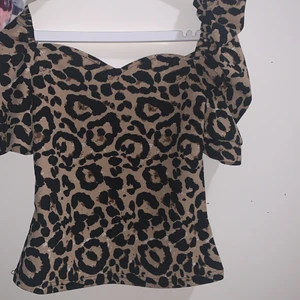 Shein tröja - Helt oanvänd tröja köpte den man den va lite för stor men super fin Dock❤️