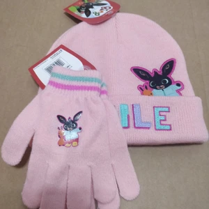 Bing mössa och vantar storlek 52 - Passar mellan 2 1/2 år till 4 år  Kvitto ges.  kan skickas med PostNord spårbart 39 kr 