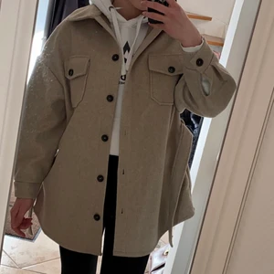 Booho höstjacka - Säljer denna fina höstjackan, prislapp kvar. Skriv privat för fler bilder.❤️