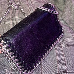 Väska - Köpte här på Plick, använder inte så mycket så säljer den😋 köpte den för 350