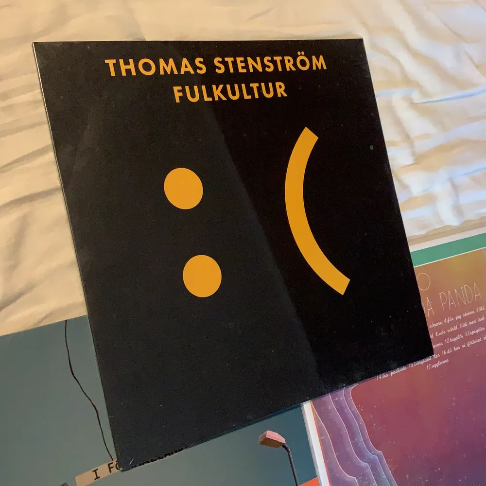 Säljer 3st vinylskivor 100kr st! Första är Panda da pandas album Flaoua Paoua | Andra är Svenska björnstammens album I förhållande till | Tredje är Thomas Stenströms album Fulkultur (oöppnad). Övrigt.