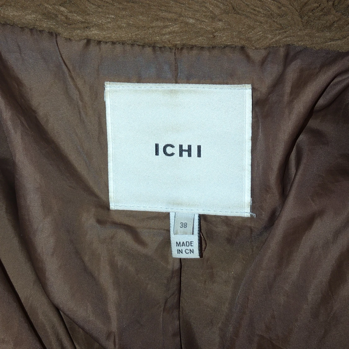 Brun pälskappa  - 91