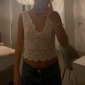 Spetstopp - Så gullig spetstopp från zara💗är tyvärr lite för stor så därför säljer jag den, dm för bättre bilder 