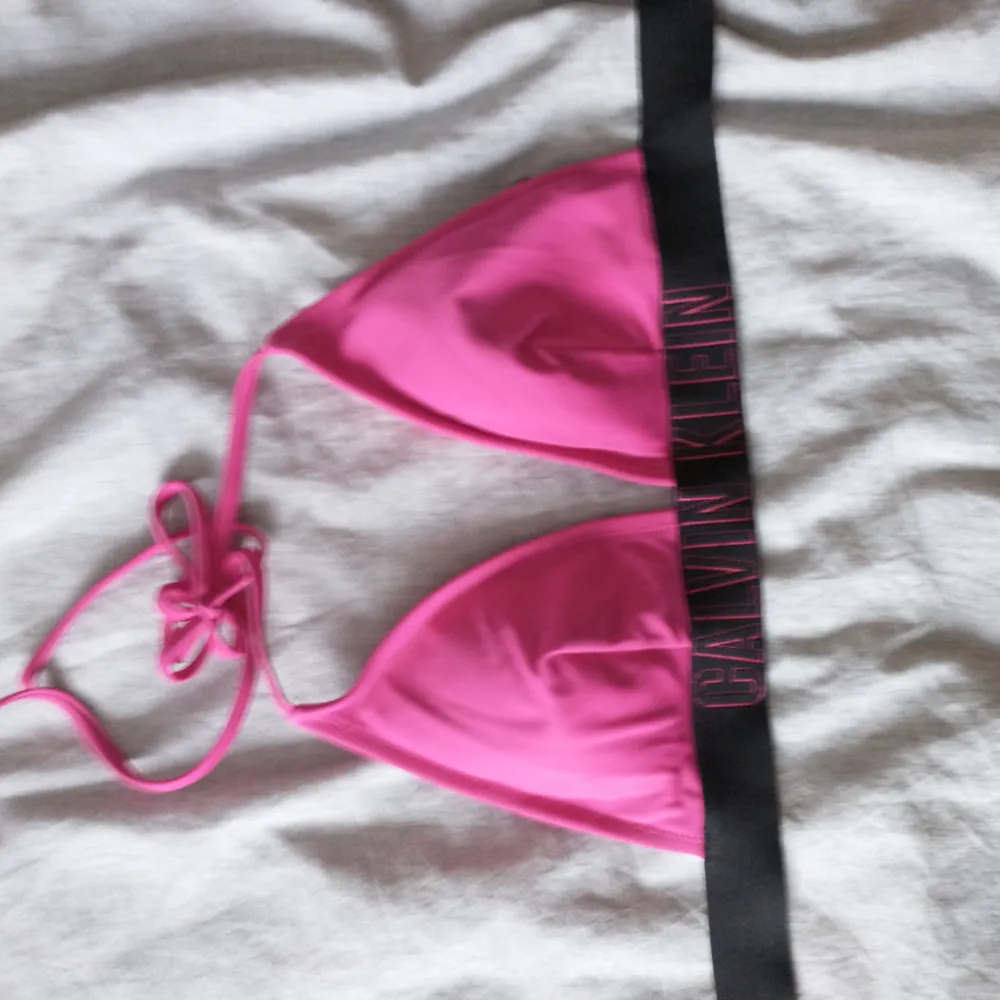 CK bikini i bra skick köpte den för 450 säljer den för 200+frakt. Övrigt.