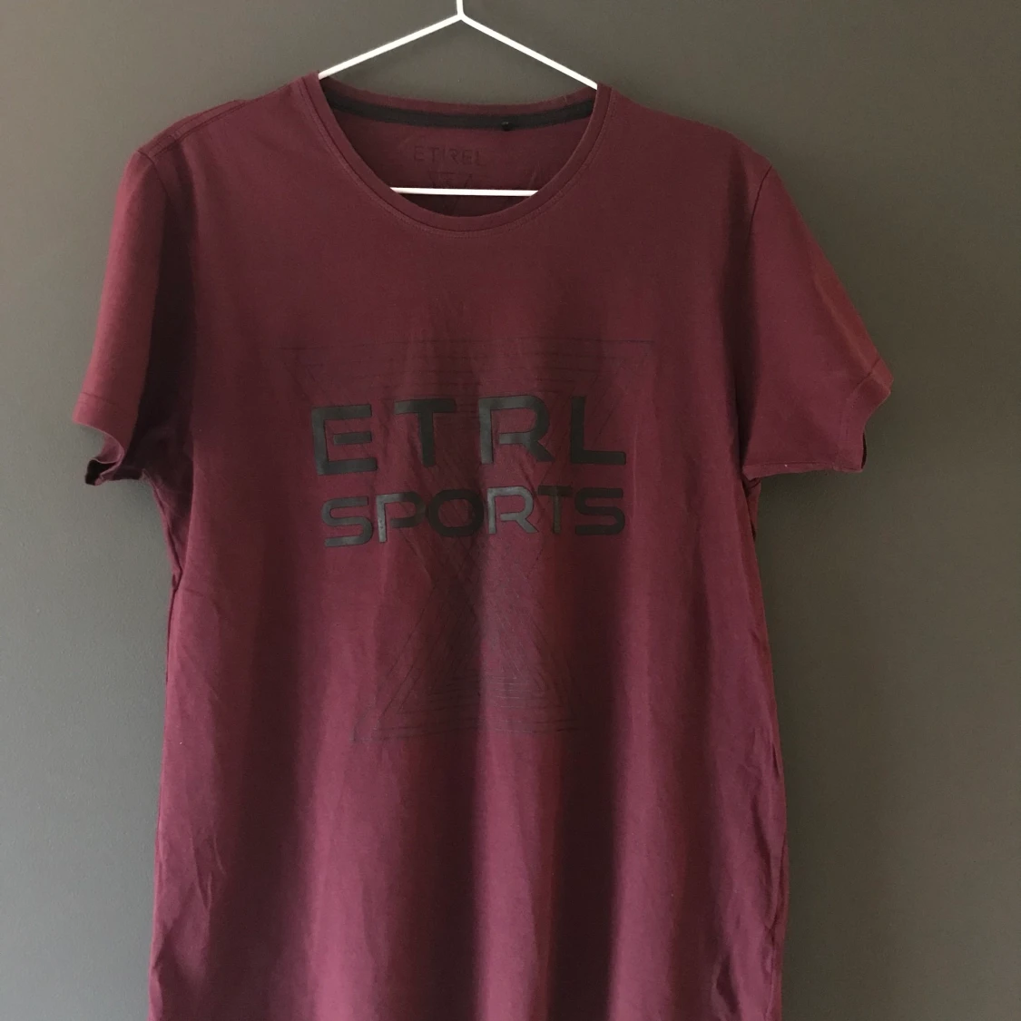 Vinröd t-shirt
