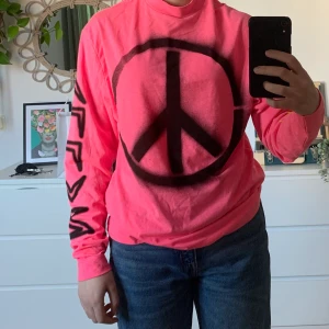 Collusion tröja - Snygg tröja från collusion! Endast använd ett fåtal gånger. Storlek XS, men sitter lite oversize på mig som vanligt vis har S/M. 100kr inklusive frakt.