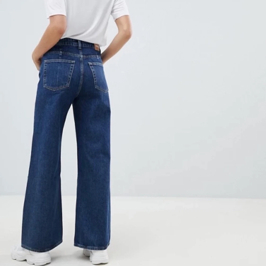 Weekday Flared jeans strl 28/30 - 91