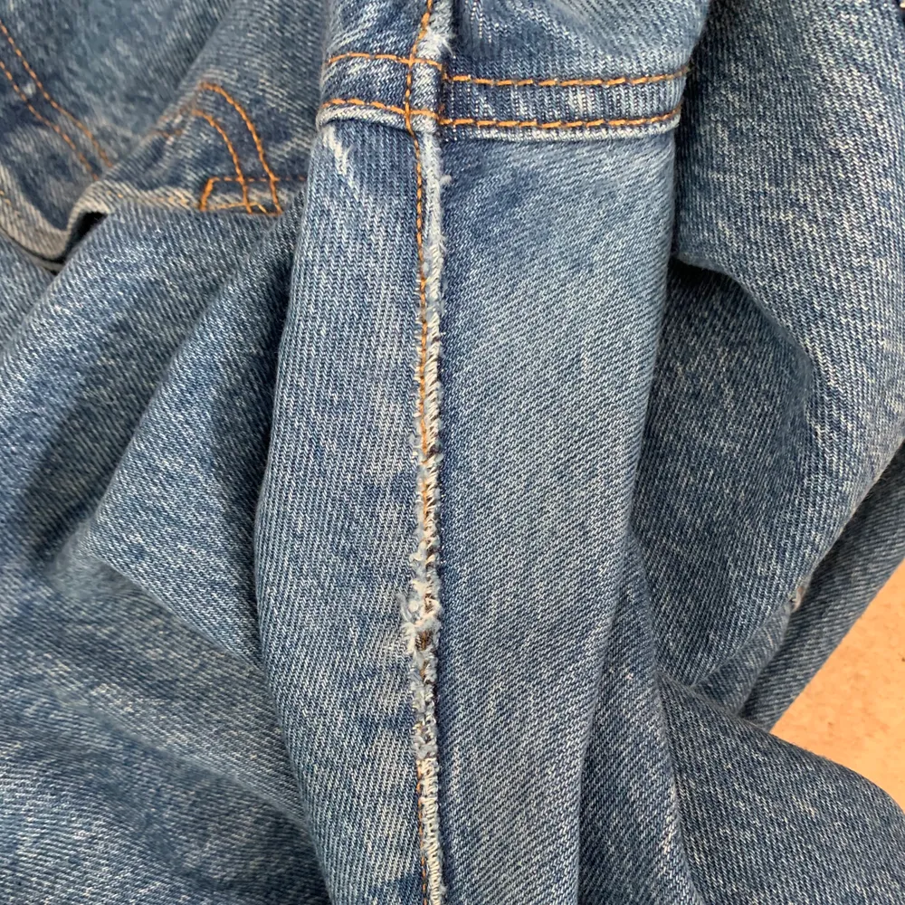 Vintage baggy levis jeans 501:or. Obs: Se sista bilden! W29 L28 så snygga oversized! Finns ej foto på! . Jeans & Byxor.