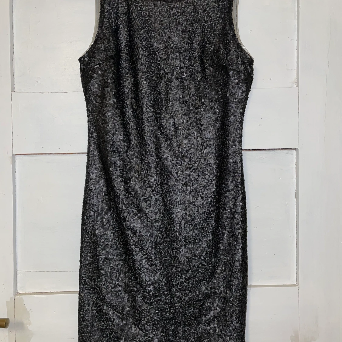 SVART PALJETTKLÄNNING STL 38