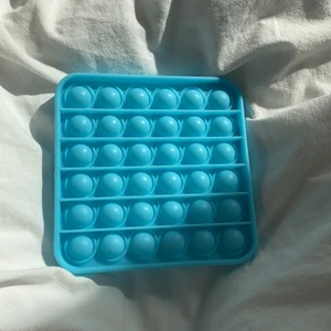 Pop it fidget toy - Säljer en till pop it jag har för många 
