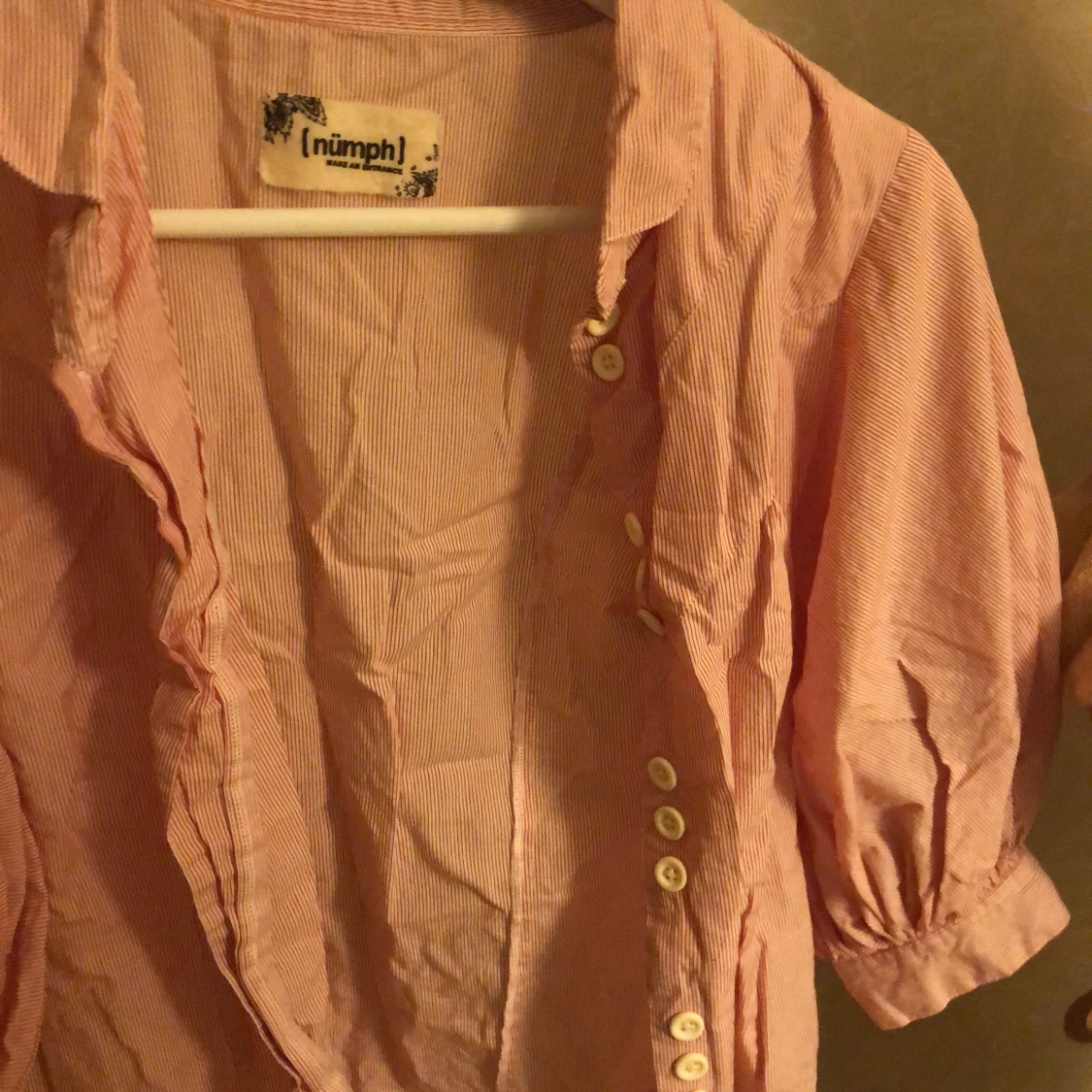 SNYGG LJUSROSA SKJORTA I BRA SKICK! - 90